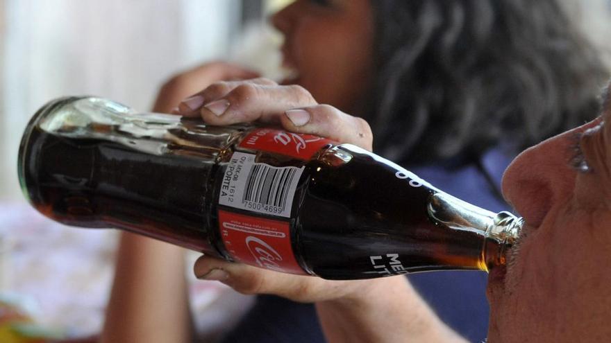 La Coca-Cola, realment va bé per desembussar canonades?