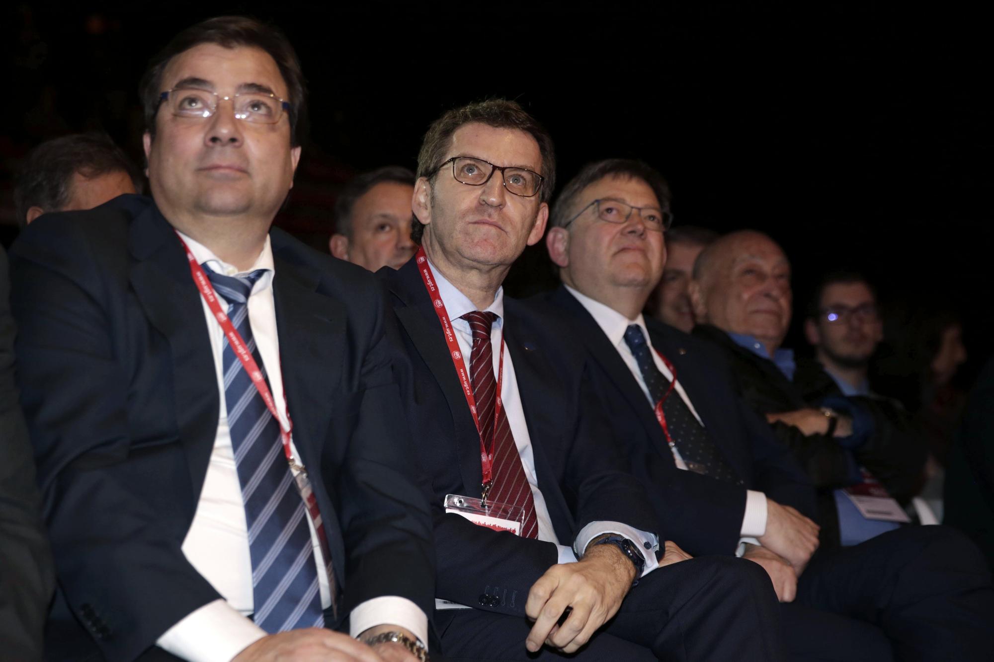 Los presidente de Extremadura, Guillermo Fernández Vara, y de Galicia, Alberto Núñez Feijóo, en el Congreso de UGT en 2016.