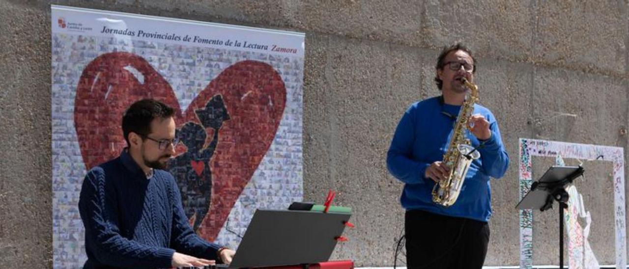 Pablo González, al piano, junto a Jorge Gómez. | Ana Burrieza