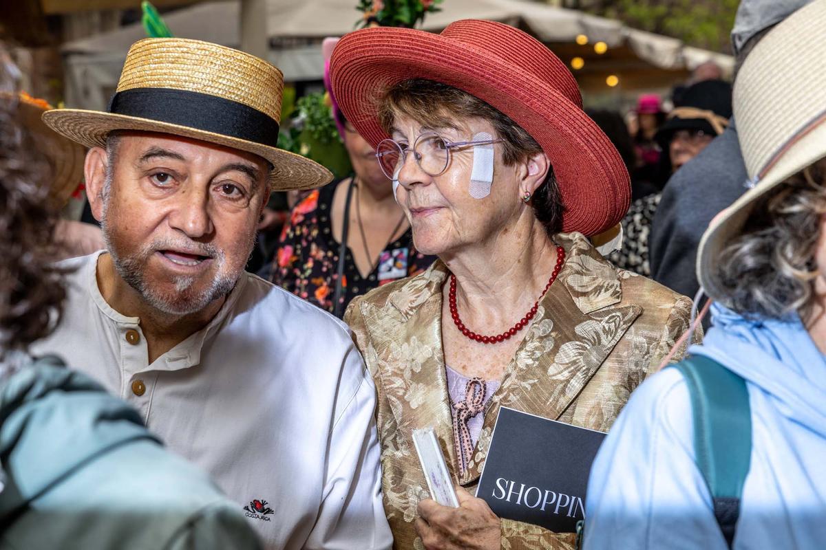 Nueva edición del Paseo con Sombrero por Barcelona