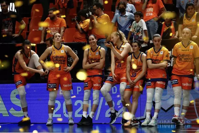 Adiós a la Liga entre aplausos para el Valencia Basket