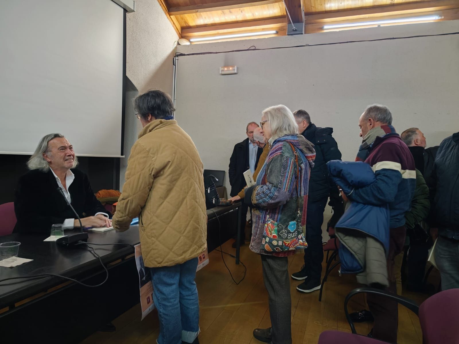 Fernando Beltrán presenta en Grado su última obra, "Bacon sin Bacon"