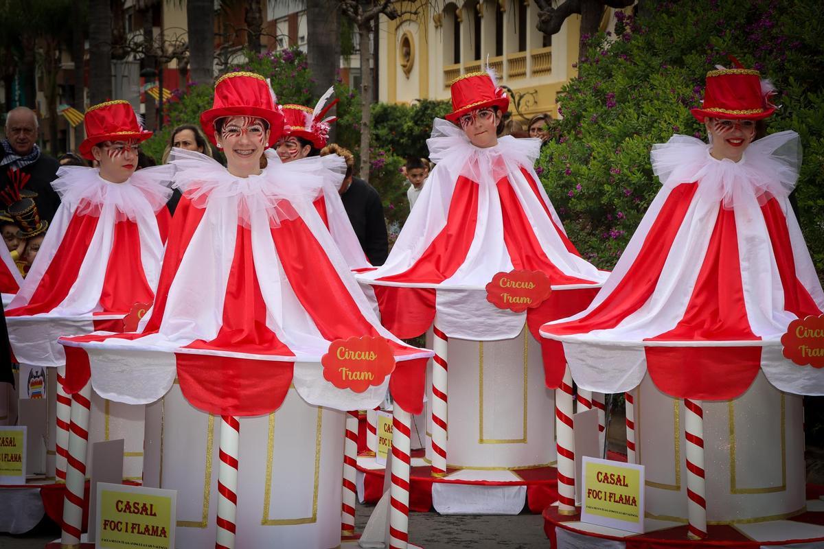Falleras de Segon Tram - Avinguda en la Cabalgata del Ninot Infantil de Torrent.