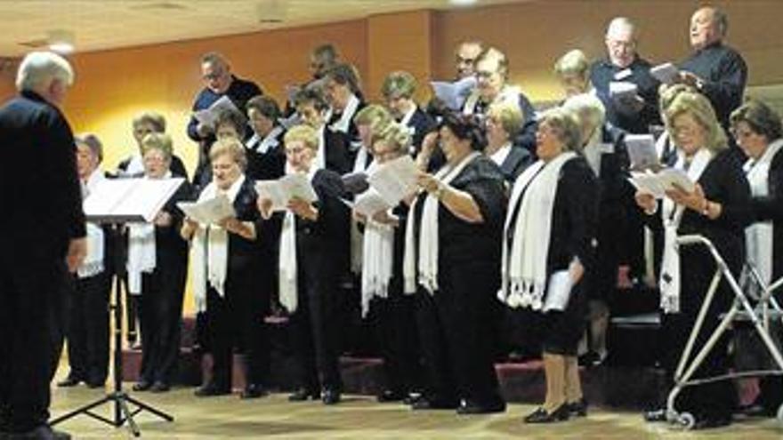 EL CORO DEL CEAM DE BURRIANA, EN  SU FIESTA NAVIDEÑA