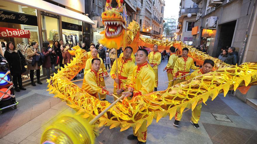 Fotografía de archivo del desfile del Año Nuevo Chino en Elche.