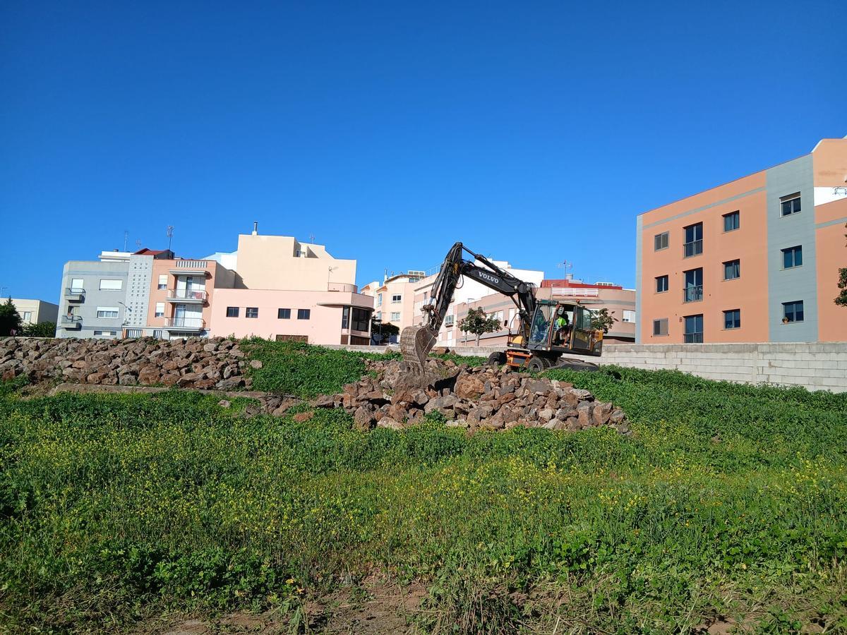 Los trabajos para el futuro depósito de vehículos municipal ya han comenzado.