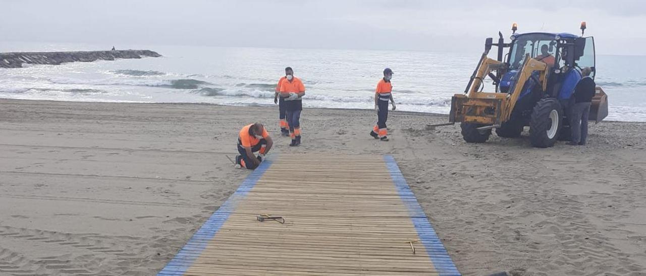 Instalación de pasarelas en Puçol