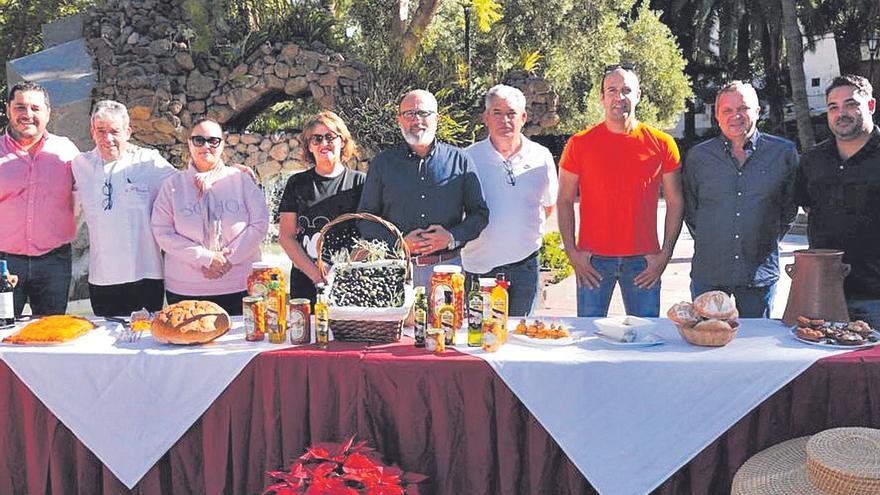 La zona alta de Santa Lucía muestra su aceituna como reclamo gastronómico