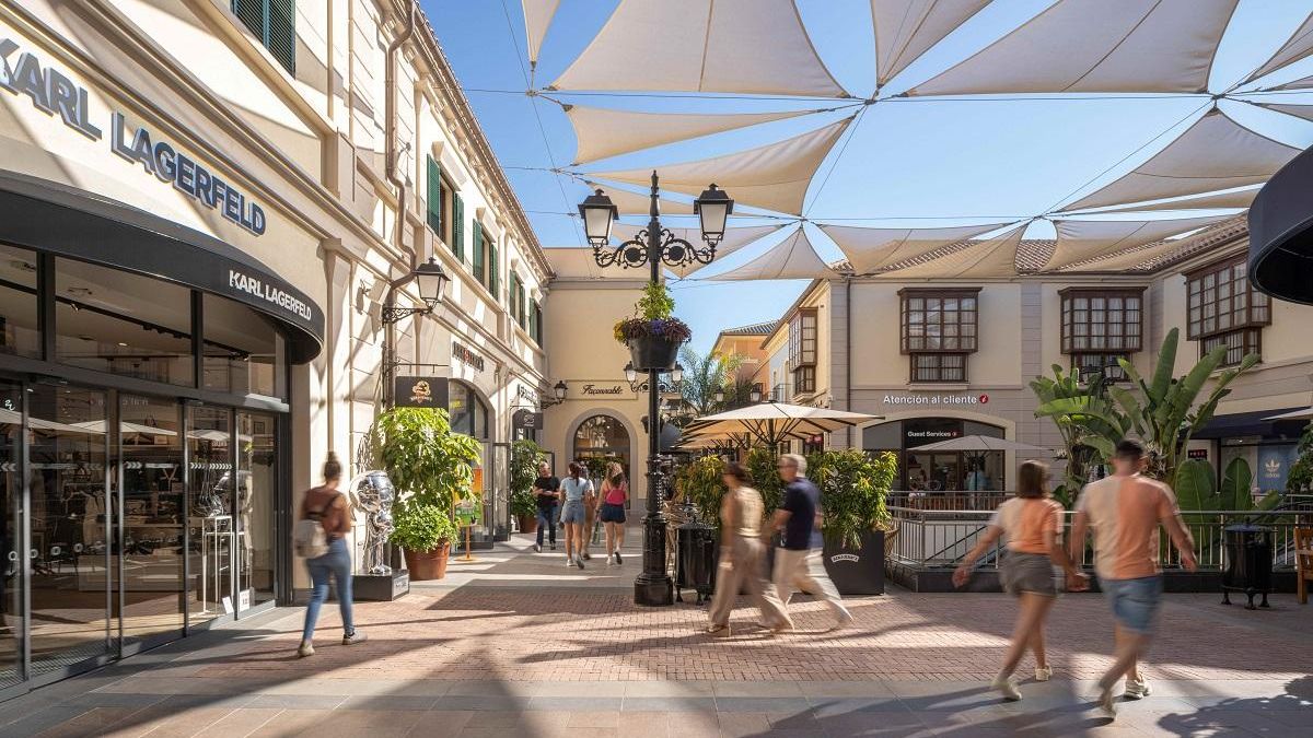 Una vista del centro comerical McArthurGlen de Málaga, junto a Plaza Mayor.