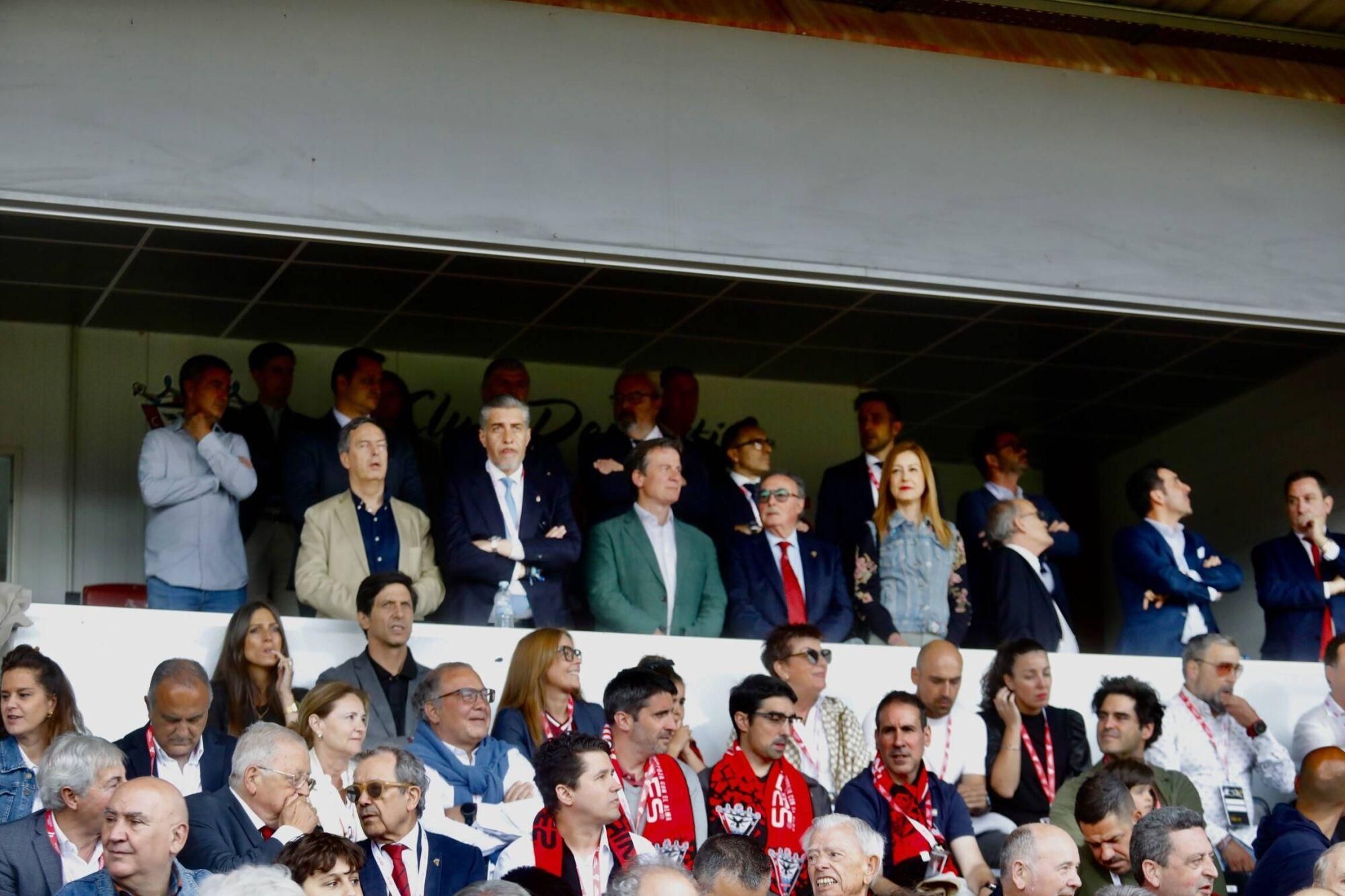 EN IMÁGENES: Ambientazo en el primer partido de la final por el ascenso a Primero entre Mirandés y Real Oviedo