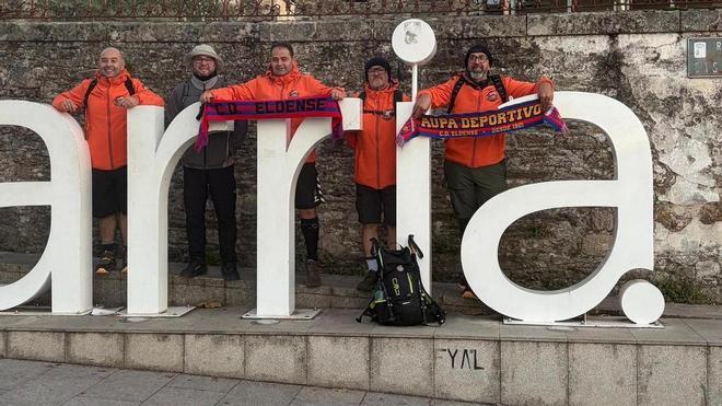 Del José Zorrilla al Camino de Santiago: cinco aficionados cumplen su promesa con el Eldense
