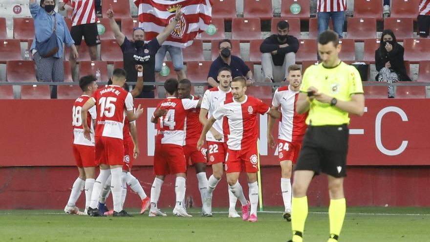 El Girona escombra l&#039;Almeria (3-0): Una obra d&#039;art per fregar la final amb la punta dels dits