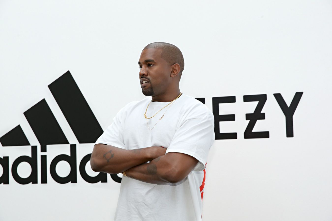 Kanye West para colaboración histórica todavía - Woman