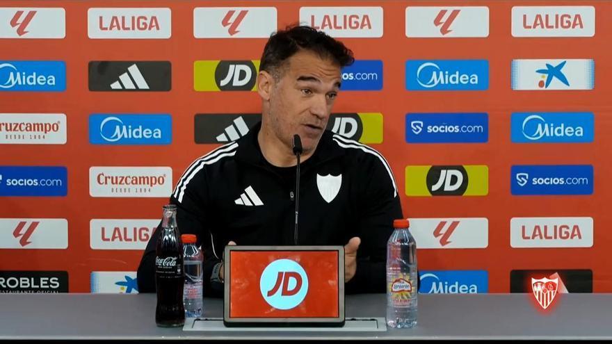 El entrenador del Sevilla, "convencido" de que va "a conseguir la permanencia sufriendo"