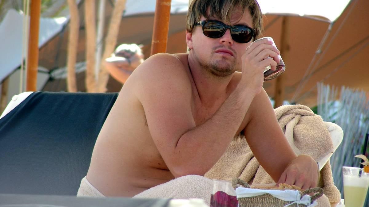 El vídeo de Leonardo DiCaprio en una fiesta ilegal en Ibiza que acaba con encontronazo con la Guardia Civil