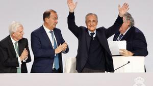 Florentino obre la porta a inversors al Reial Madrid