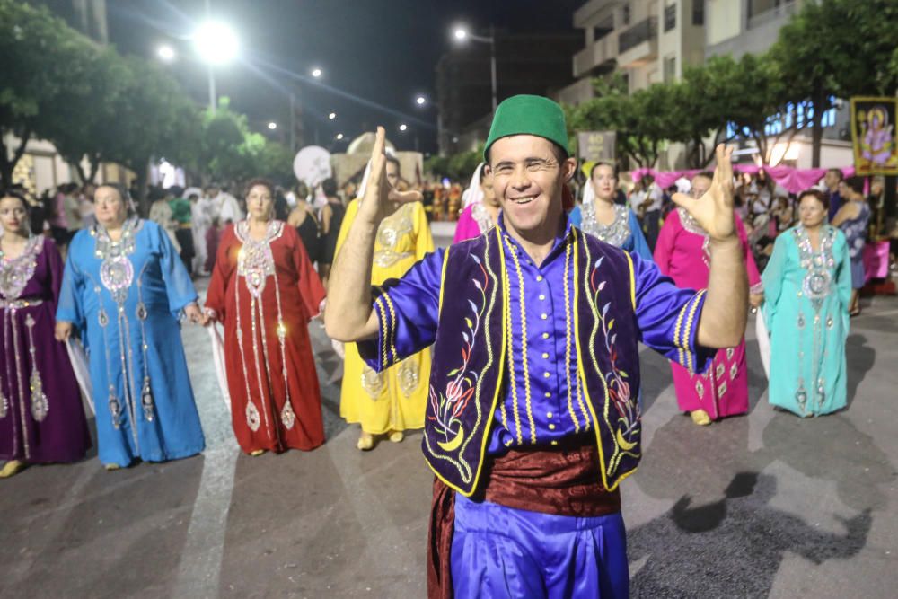 Las comparsas Benimerines y Sarracenos cierran los desfiles de Moros y Cristianos y dan paso hoy a la procesión de San Roque y la Despedida del Santo