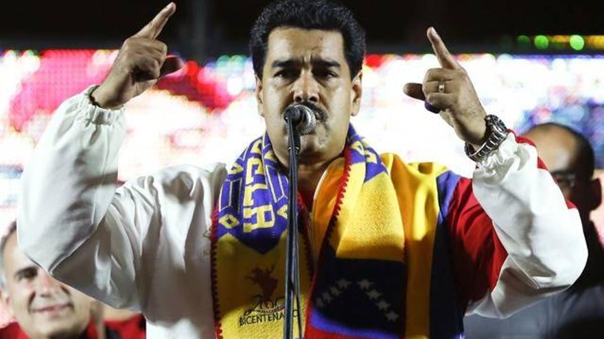 Nicolás Maduro, distinguido en unos premios de periodismo por su labor en Twitter