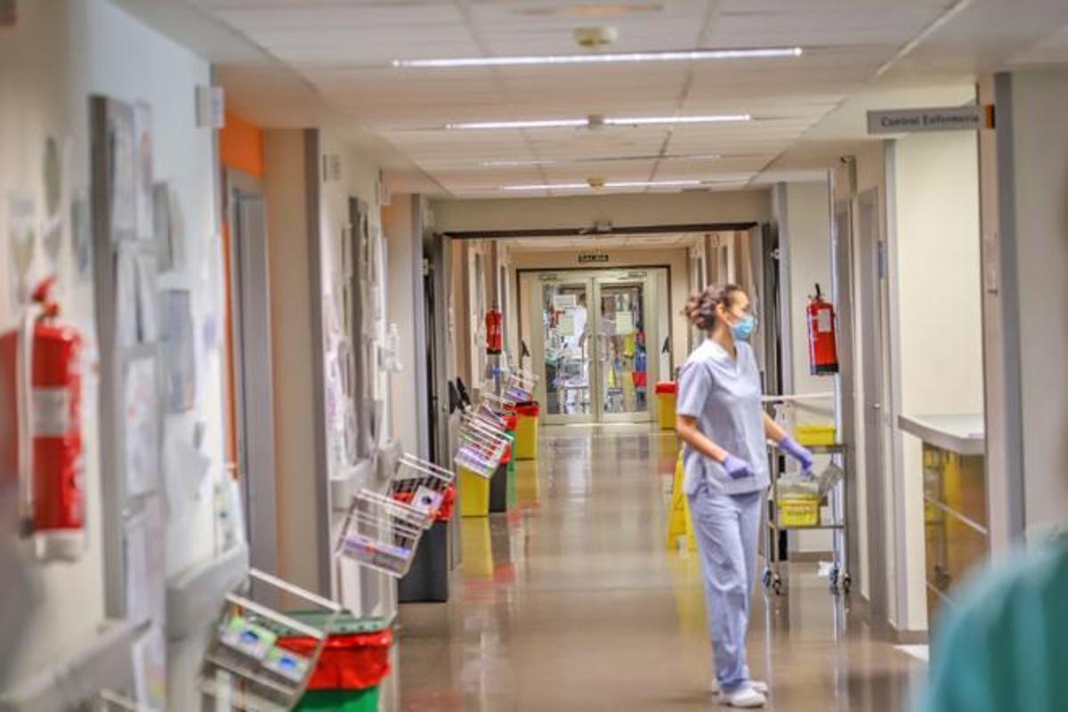 Zona de hospitalización en planta del Hospital Universitario de Torrevieja