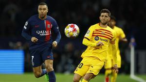 Kylian Mbappé y Sergi Roberto.