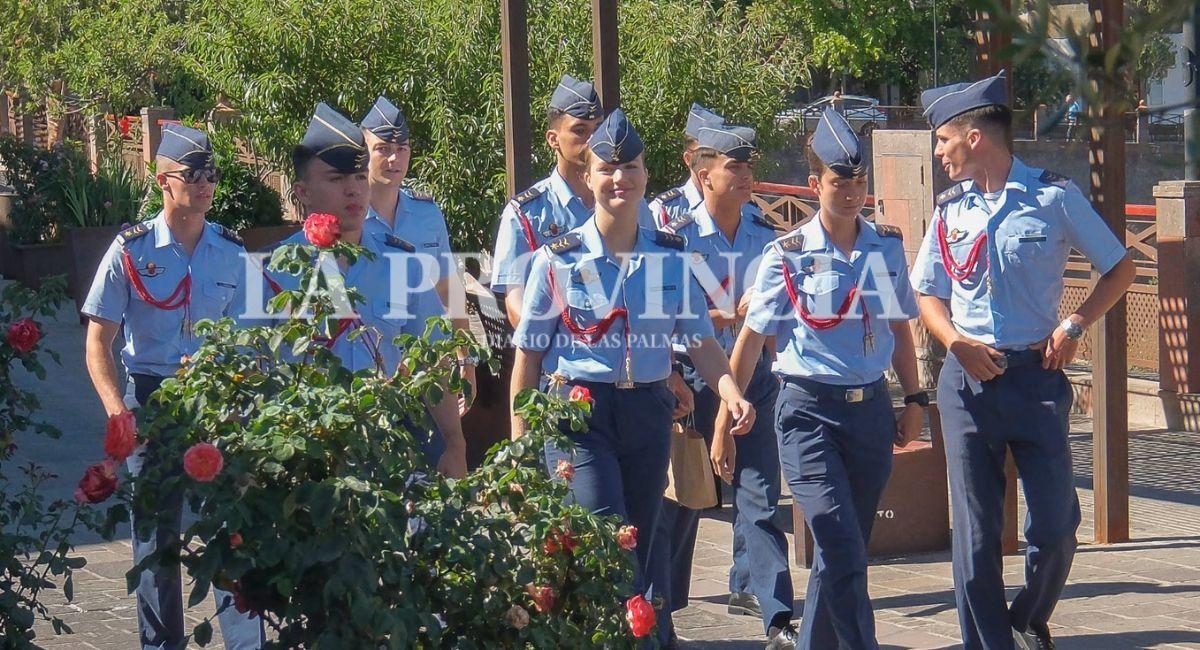 La princesa Leonor en Tejeda (Gran Canaria), junto a sus compañeros de la Academia General del Aire y del Espacio