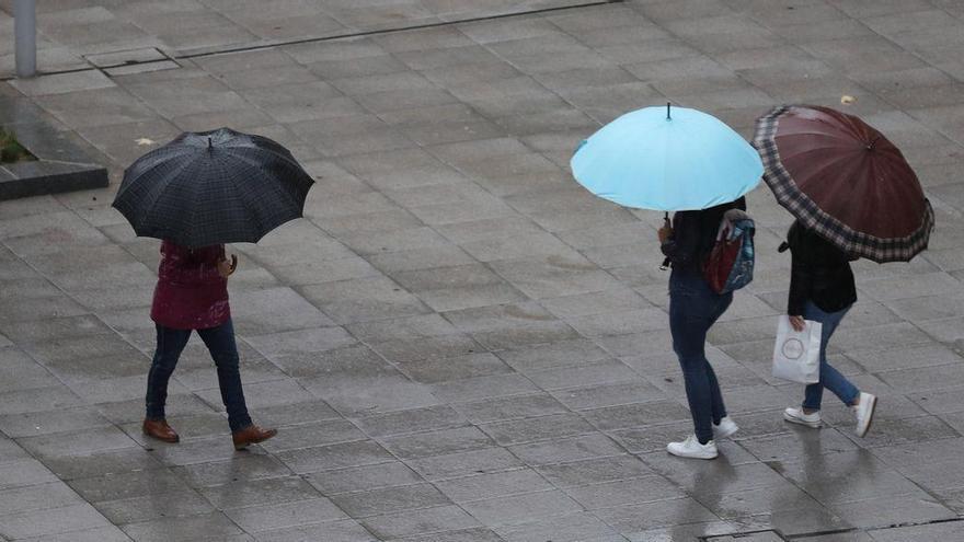 Bajada de temperaturas, lluvias y rachas de viento son las previsiones para el puente