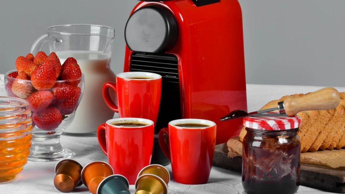 Di adiós a las cápsulas Nespresso con esta cafetera española: el