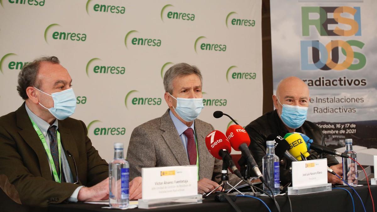 Víctor Álvarez, José Luis Navarro y Juan Manuel Campayo, durante la presentación de las jornadas.