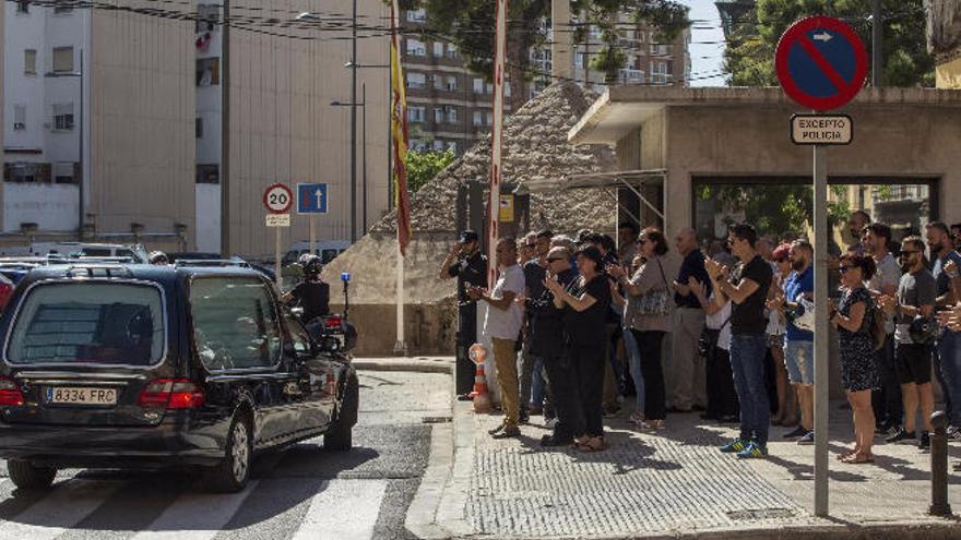 Despedida y medalla al mérito policial