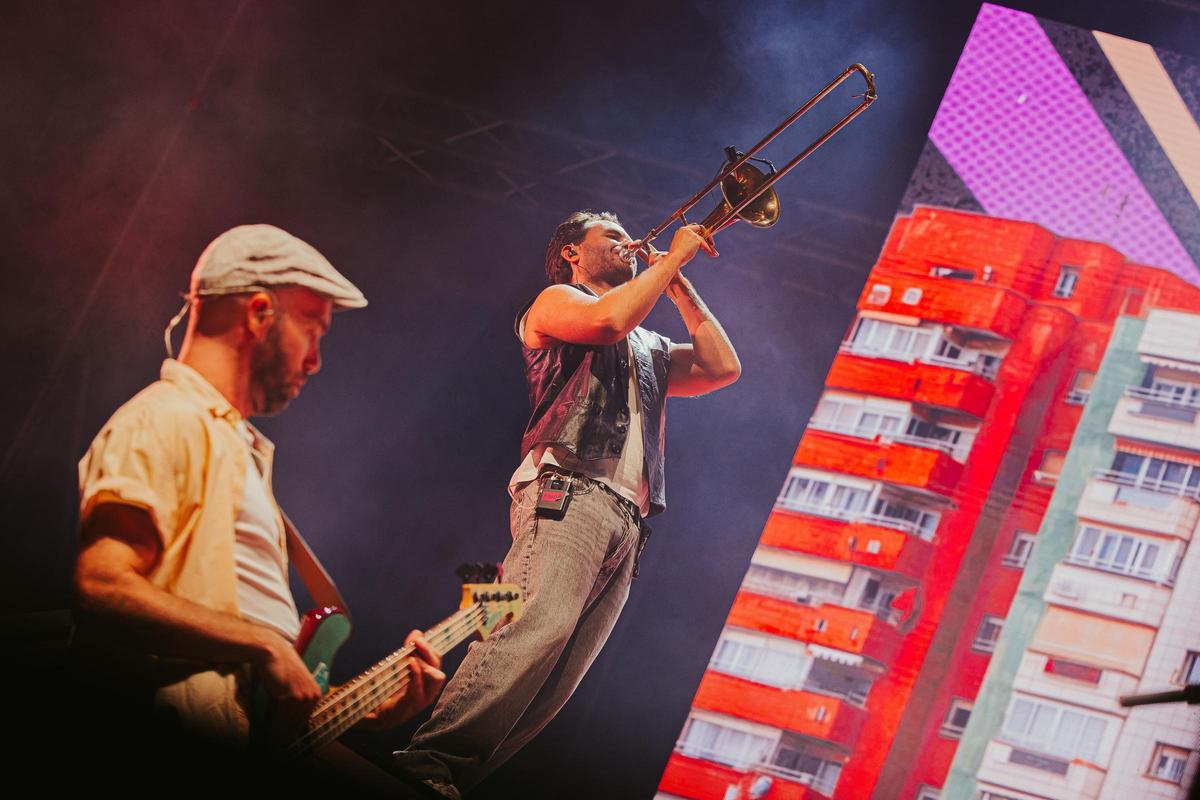 El apoteósico final del SonRías Baixas con La M.O.D.A. y La Pegatina