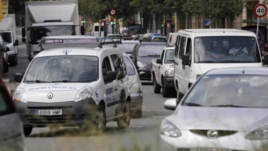 Una multa amb foto de radar on surten dos cotxes és legal?