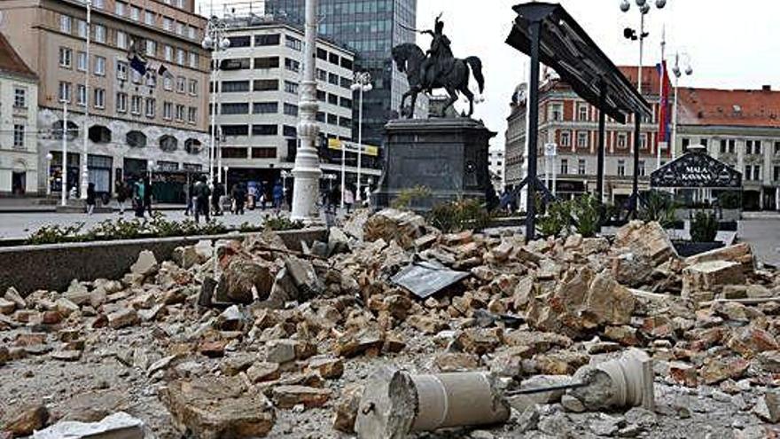 Alguns dels desperfectes causats pel sisme a Zagreb