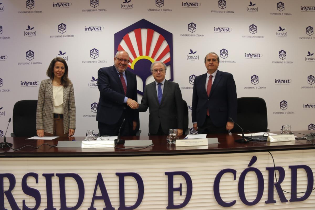 De izqda. a dcha.: Lourdes Arce, Manuel Torralbo, Antonio Díaz y Antonio Torrent..