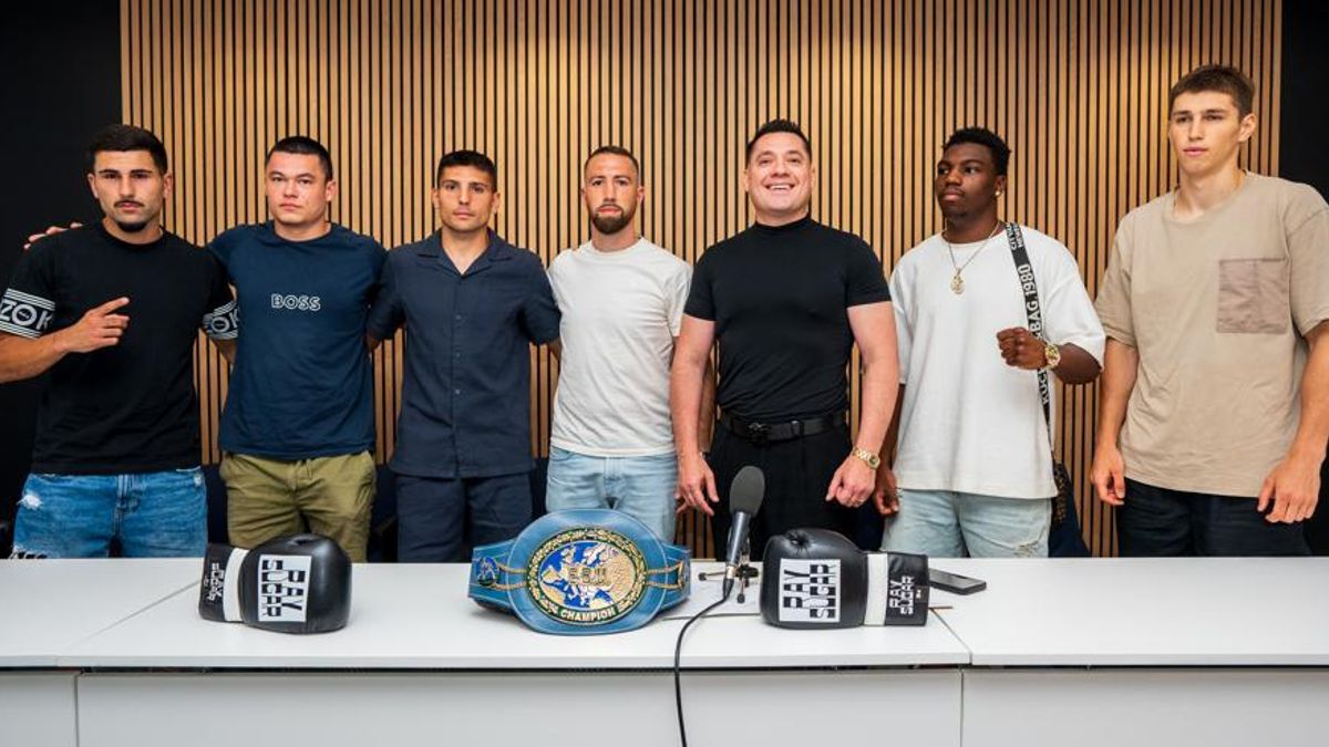 de izquierda a derecha: Ethan Jiménez, Andreu Caballero, Cristóbal Lorente, Sandor Martín, Maurice Collier, Rubén Angulo y Artur Zbun.