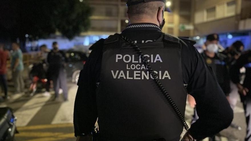 Archivo - Agente de Policía Local de València