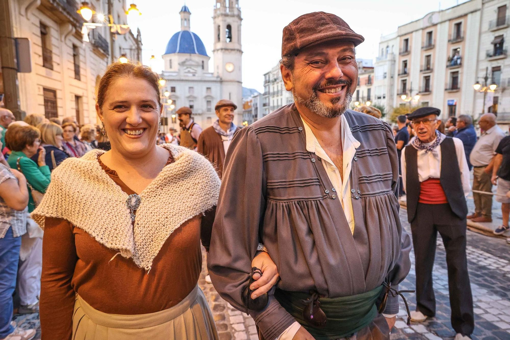 Inicio de la Feria Modernista de Alcoy 2025