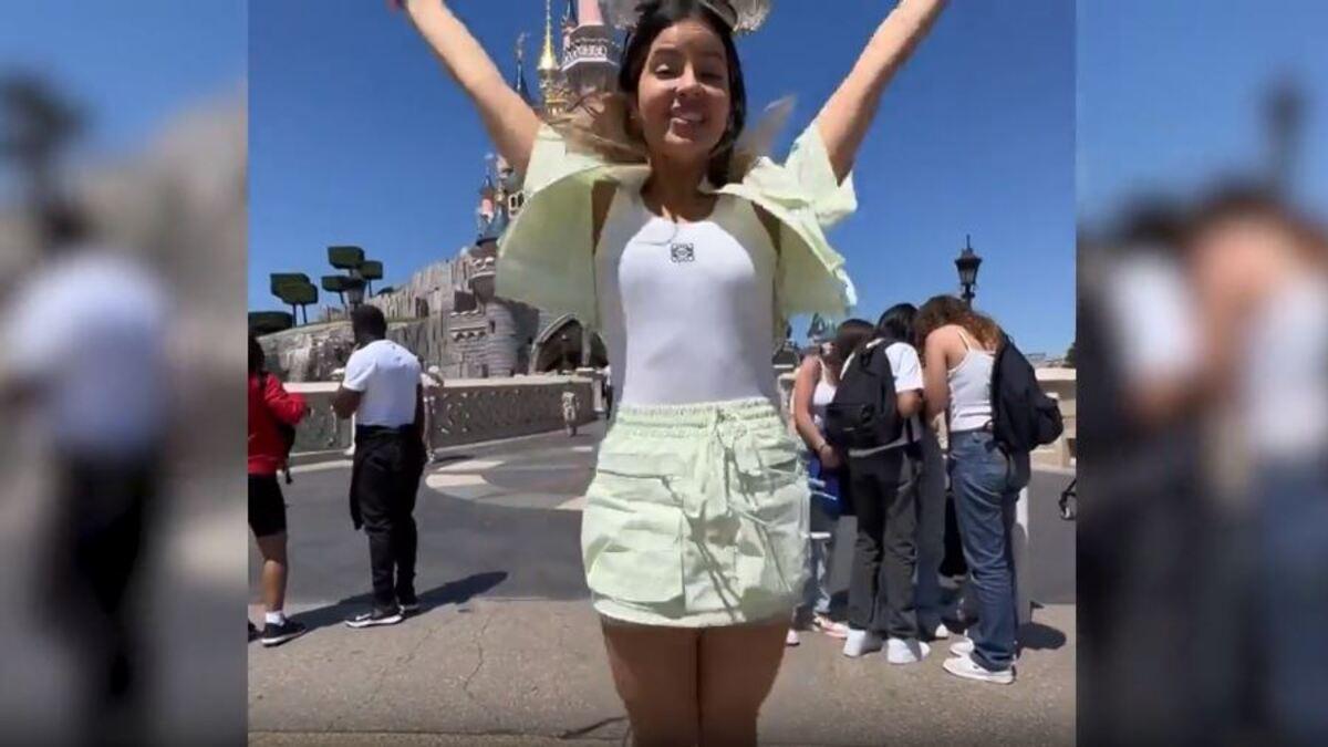 Natalia Osona, como una niña en Disneyland París