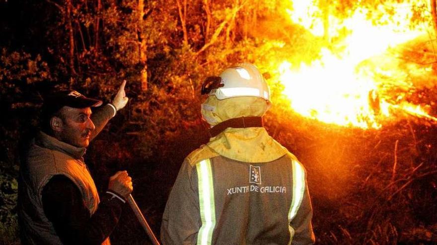 Galicia registró 380 incendios este mes y solo ayer ardieron más de 200 hectáreas
