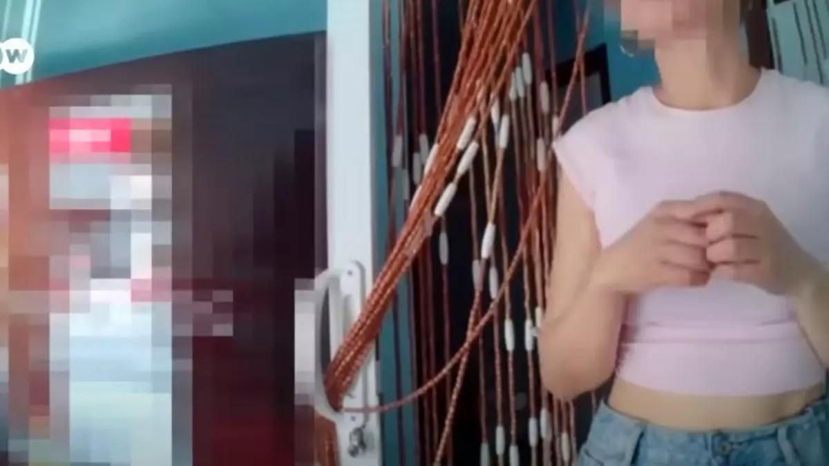 Una televisión alemana revela con cámara oculta la oferta de sexo en locales de masaje oriental de Mallorca