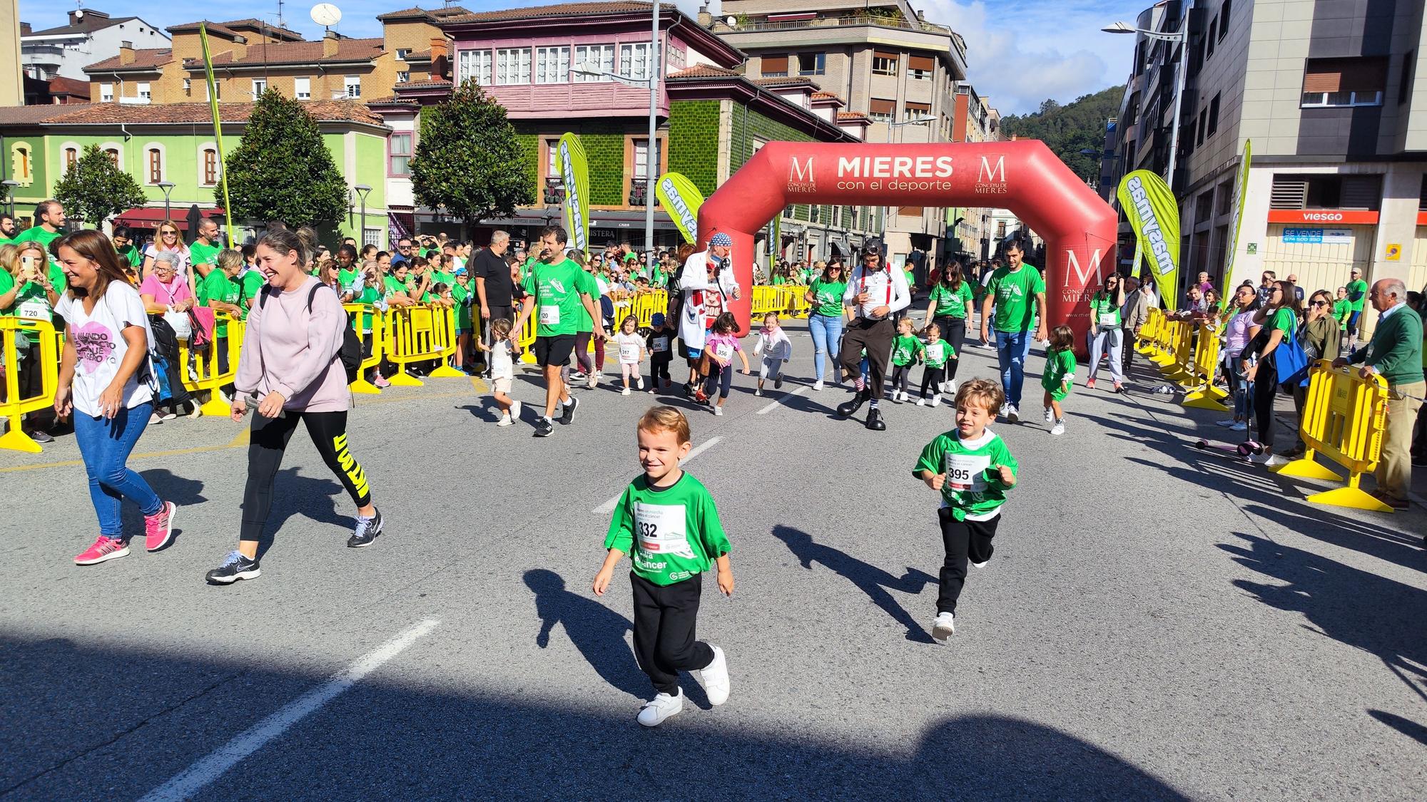 La carrera contra el cáncer de Mieres, en imágenes.