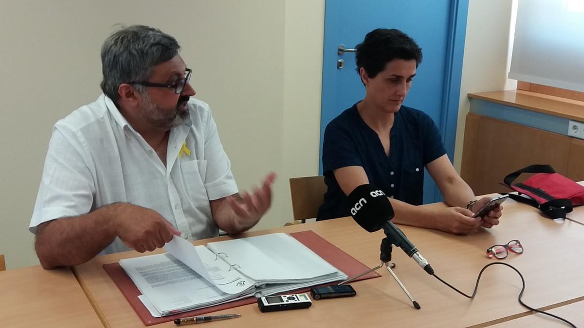 Joaquim Fernández  e Isabel Martínez, regidors de CiU en el Ayuntamiento de Mataró.