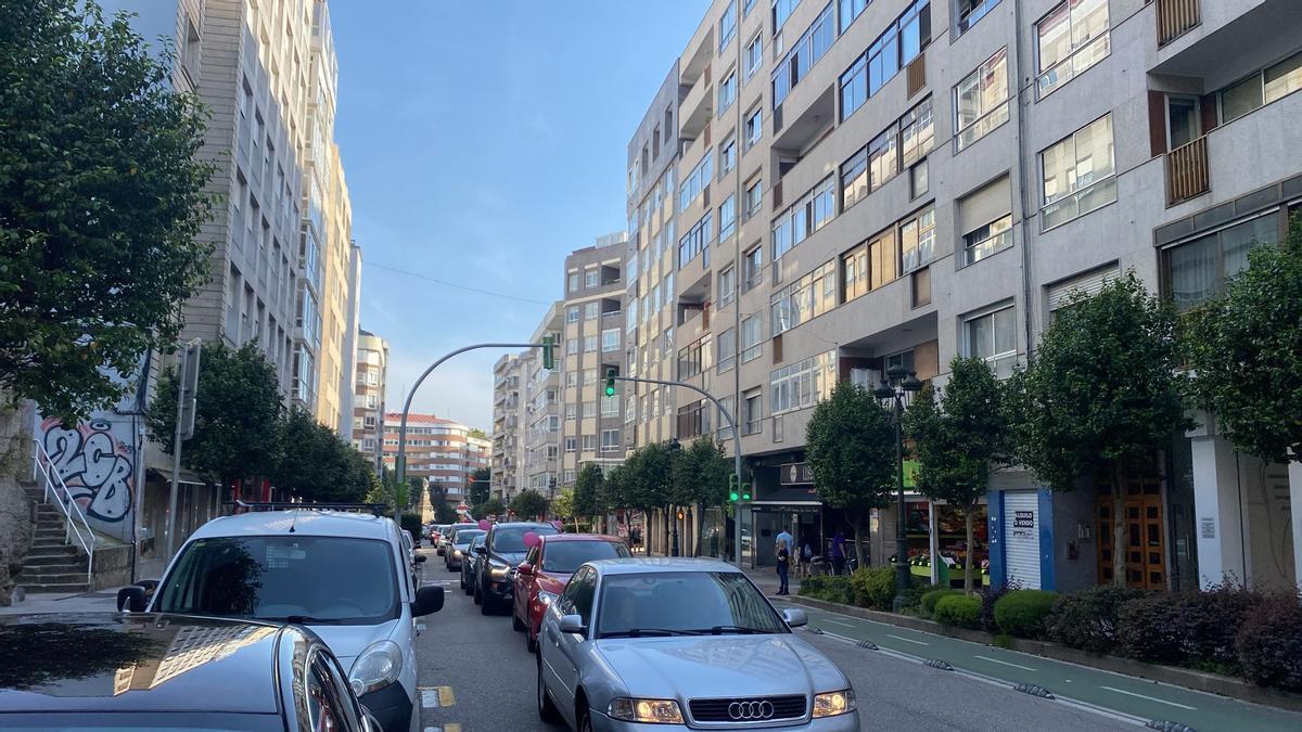 Una caravana de coches colapsa el centro de Vigo reclamando mejoras para la educación concertada