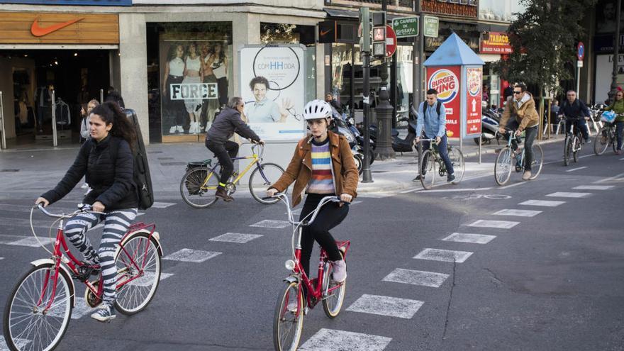 Los carriles bici de Regne de València y Manuel Candela irán por el centro de la vía