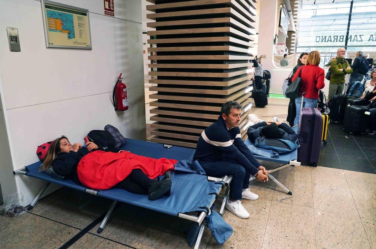 Las imágenes del apagón en la estación María Zambrano