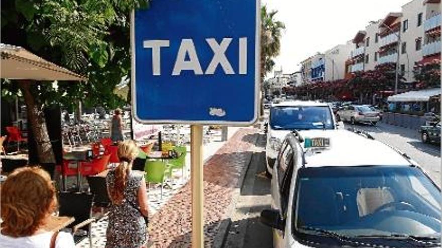 La parada principal de taxis de Platja d&#039;Aro, a l&#039;avinguda del Cavall Bernat.