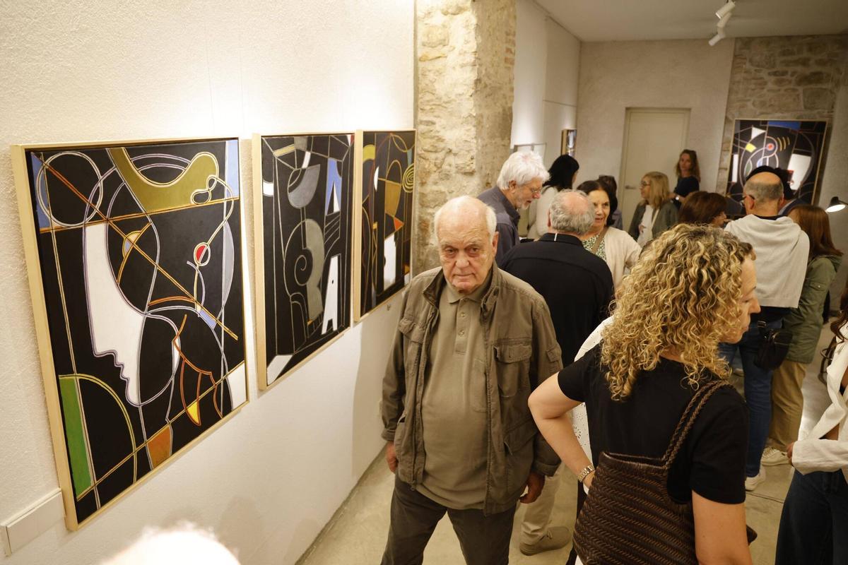 Les imatges de la inauguració de l'exposició "Nocturn-Diürn" a la galeria Mosaic Art de Girona