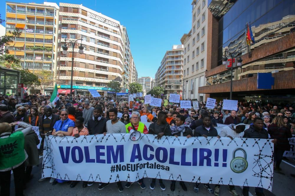 Clamor en València por los refugiados y los derechos humanos