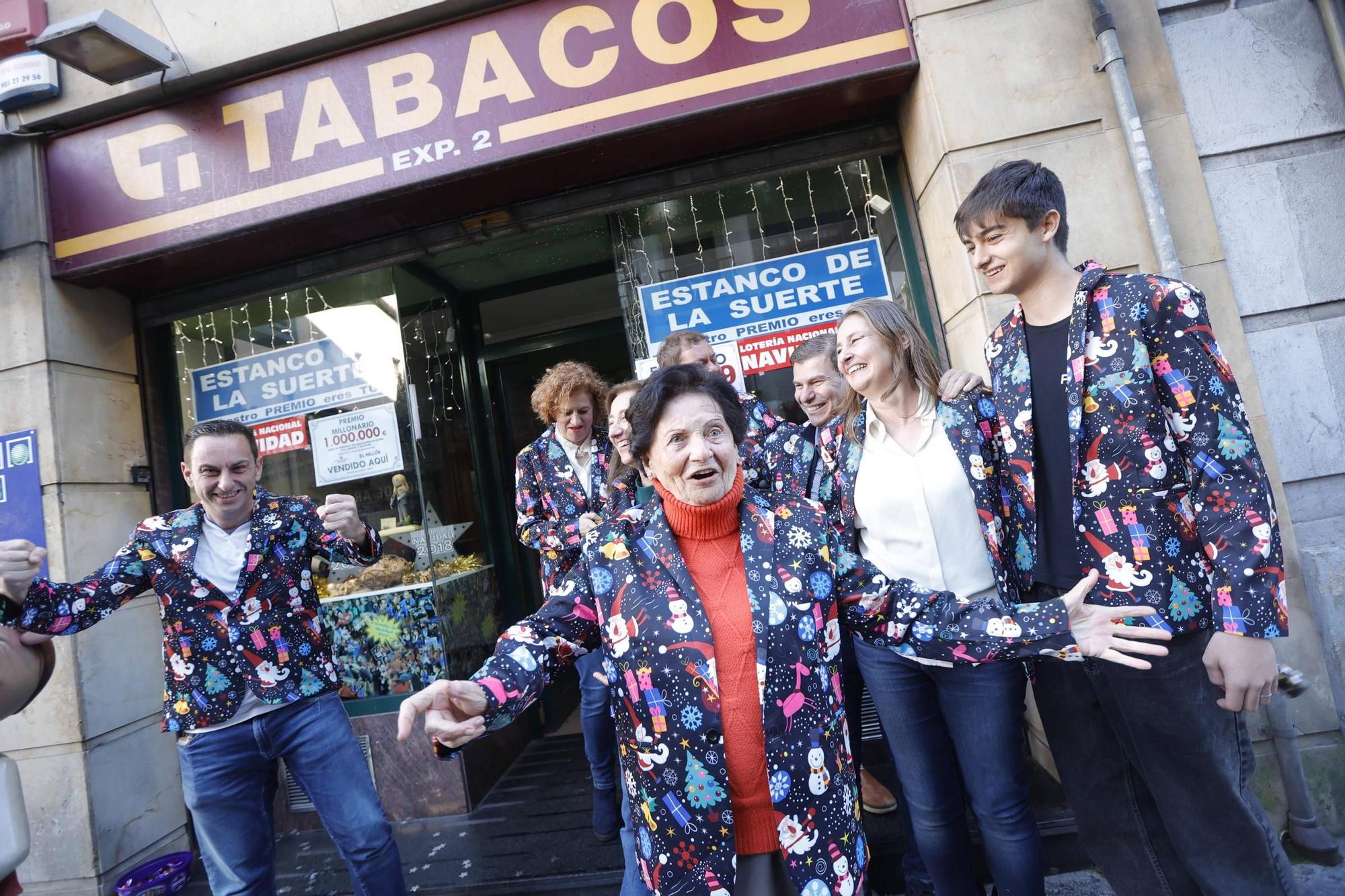 EN IMÁGENES: Asturias celebra una jornada de Lotería de Navidad con más de 4 millones en premios muy repartidos