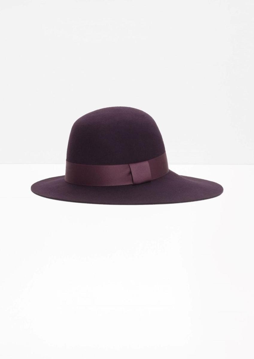 Sombrero burdeos de & Other Stories (20€)