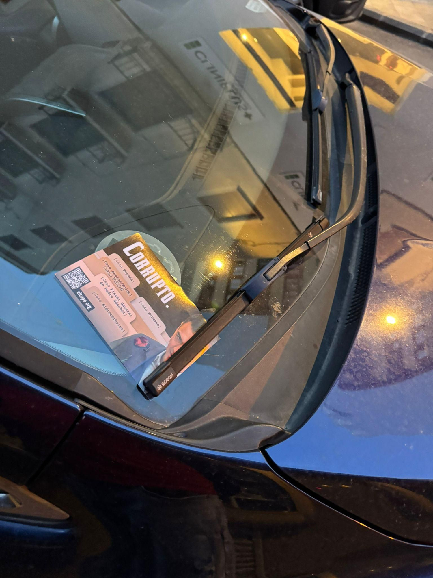 Galería de fotos: Castellón amanece plagada de pancartas en las que se señala a Pedro Sánchez como "corrupto"